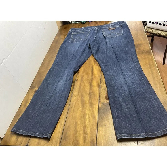 Wrangler Retro Slim Boot Cut Stretch Jeans Mens Size 42X32 Dark Wash - Picture 2 of 9